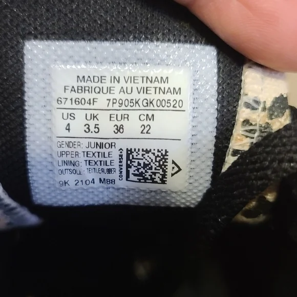 Converse For Juniors Or Kids Leopard Print Canvas Sneakers Size 4 Like New - Picture 6 of 6